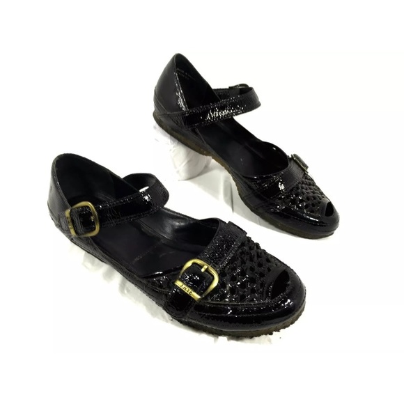 Frye Shoes - Frye Emma Patent Leather Ankle Strap Sandal sz9